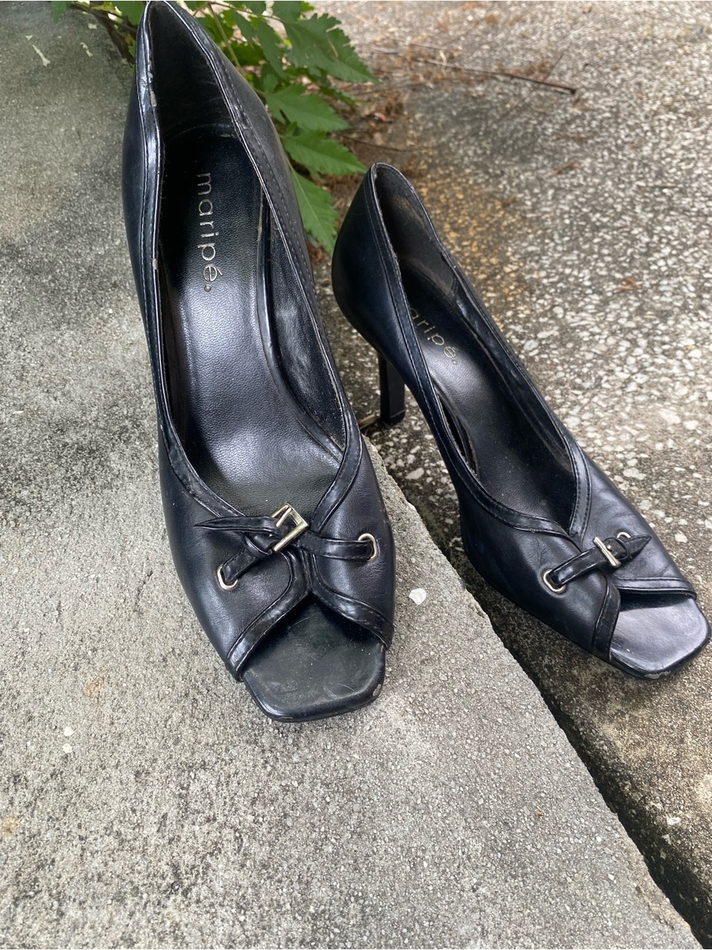 Maripe Black Peep-Toe Leather Heels - Picture 4 of 13